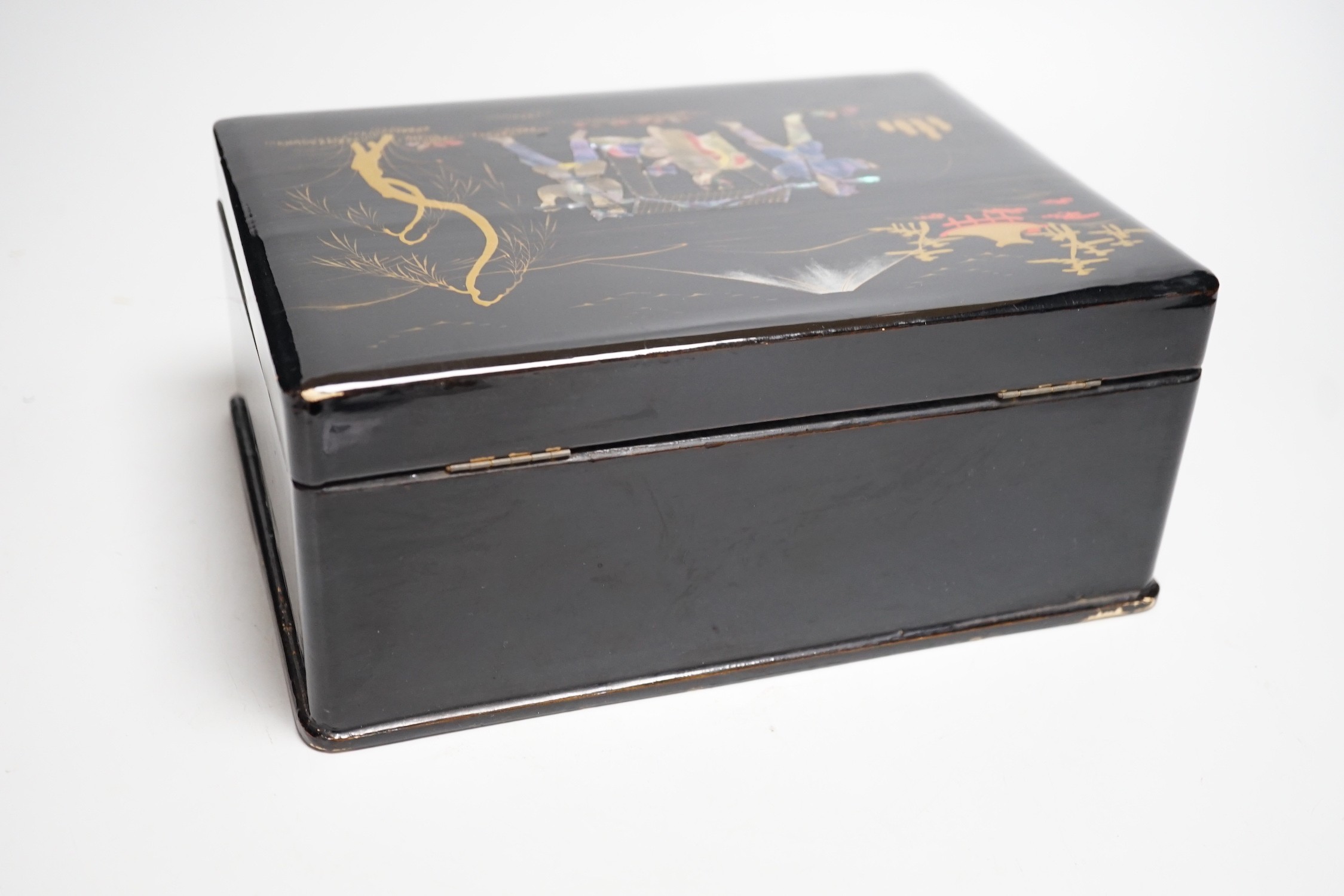 An early 20th century Japanese inlaid jewellery box. 25cm wide